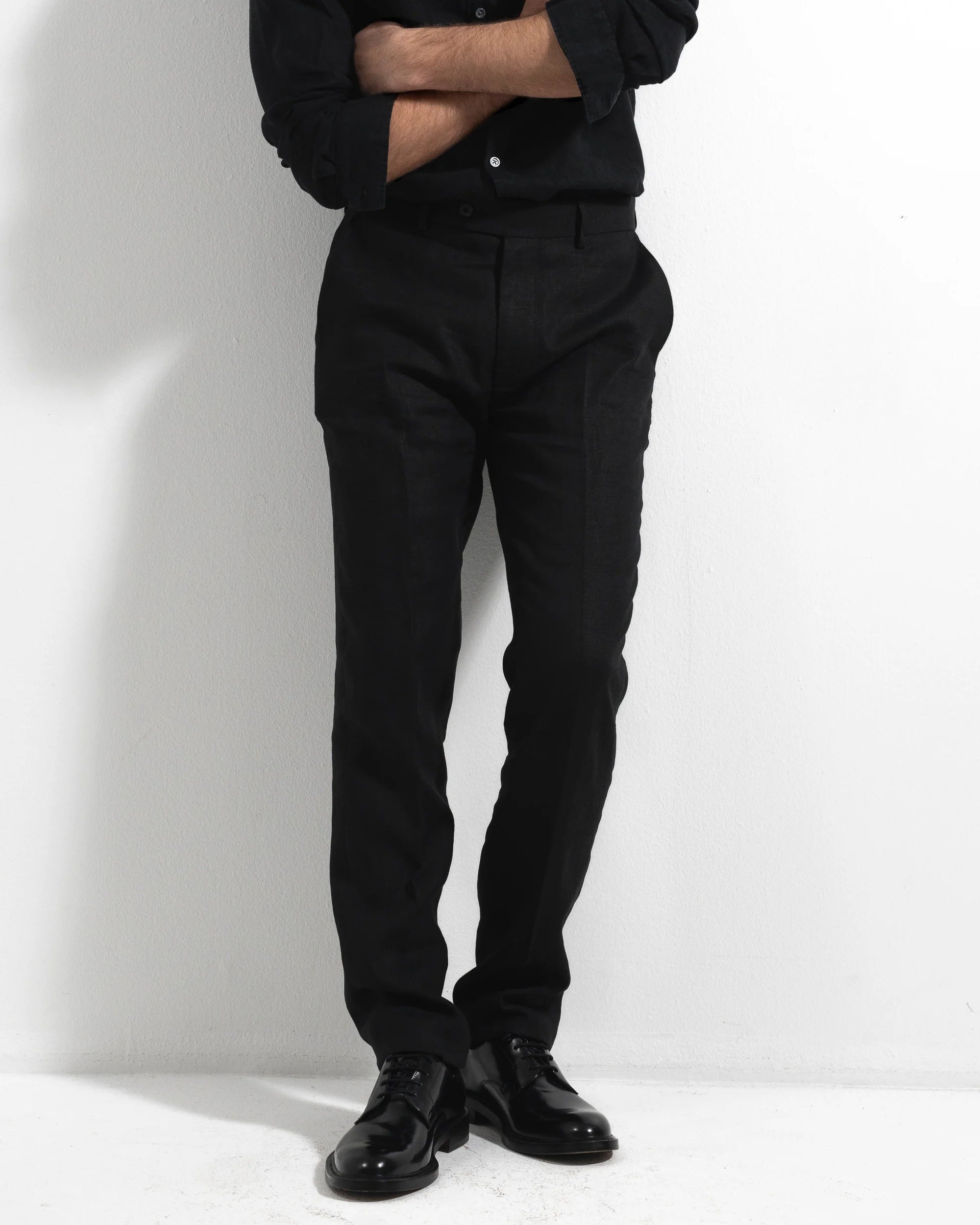 Ljung Airo Linen Trousers Black