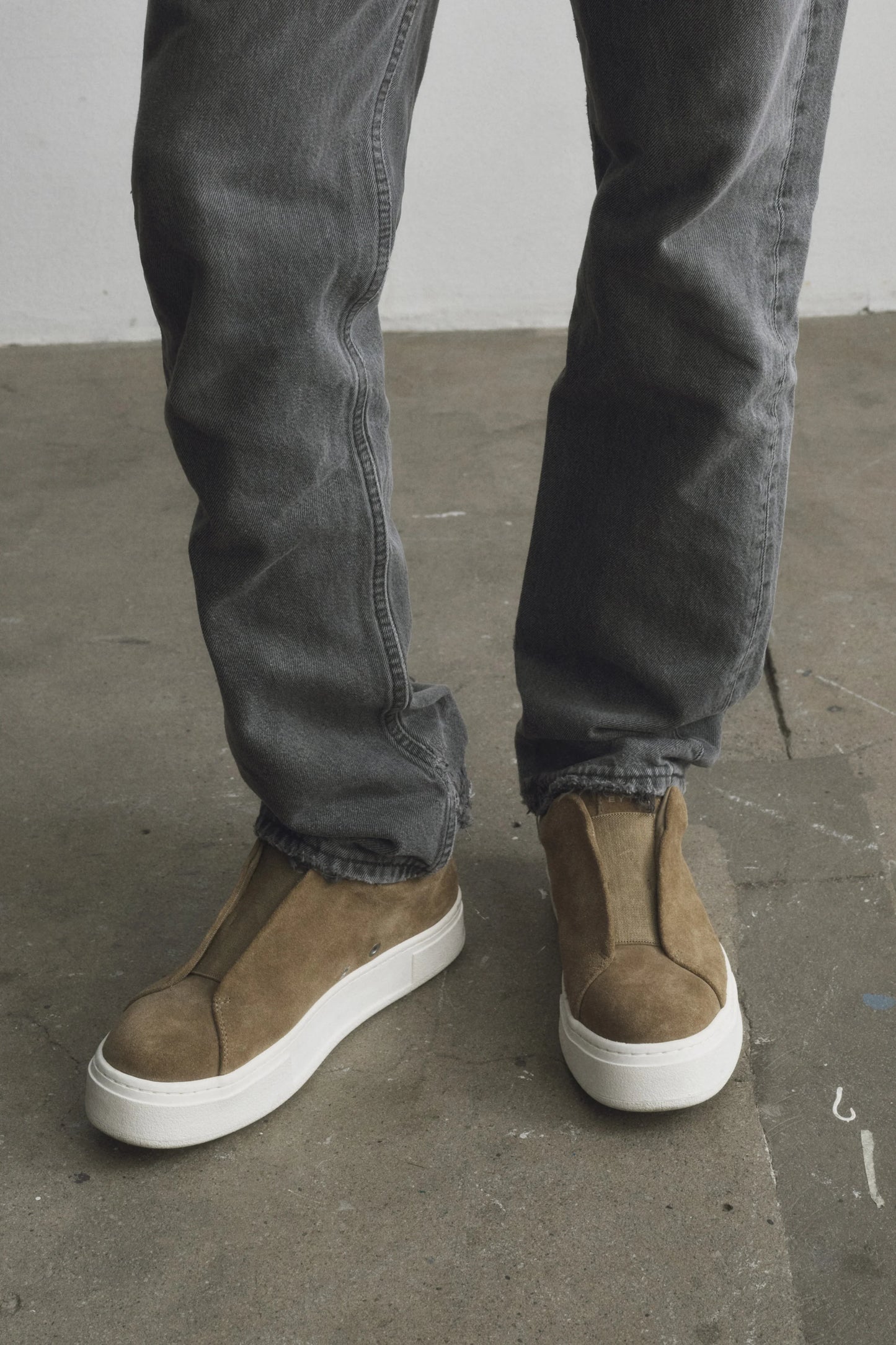 Eytys Doja S-O Suede Taupe - Mojo Independent Store