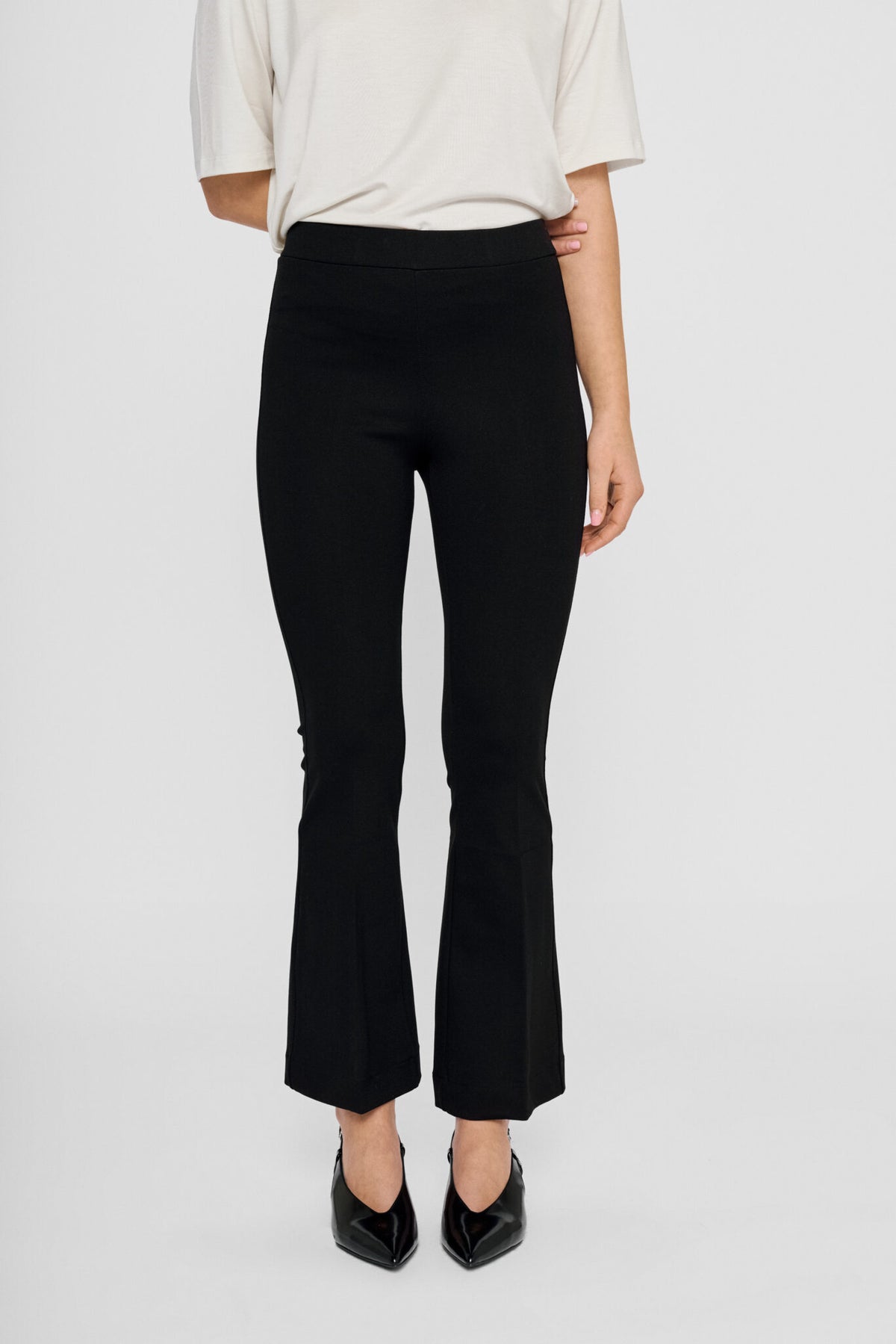 Residus Lana Ecovero Flare Pants Black - Mojo Independent Store