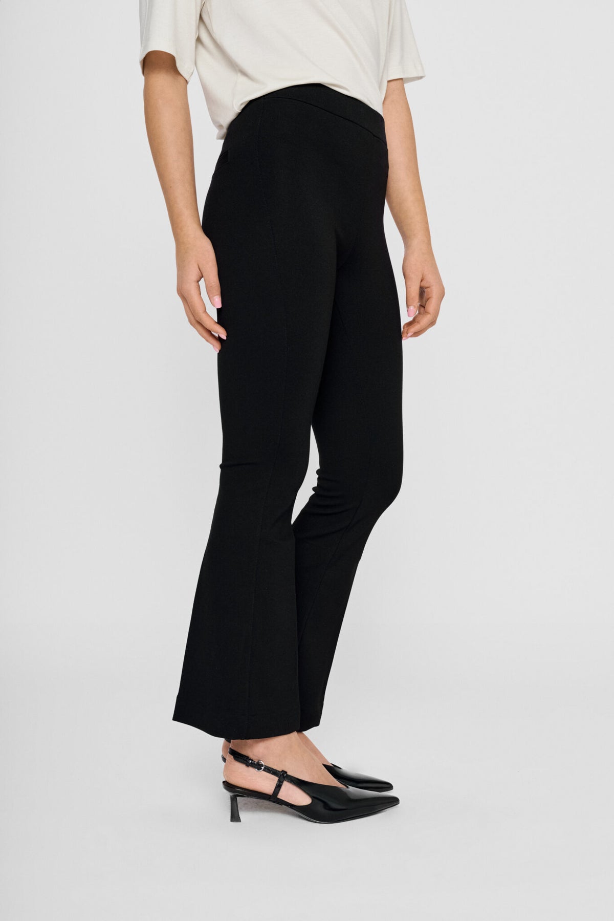 Residus Lana Ecovero Flare Pants Black - Mojo Independent Store