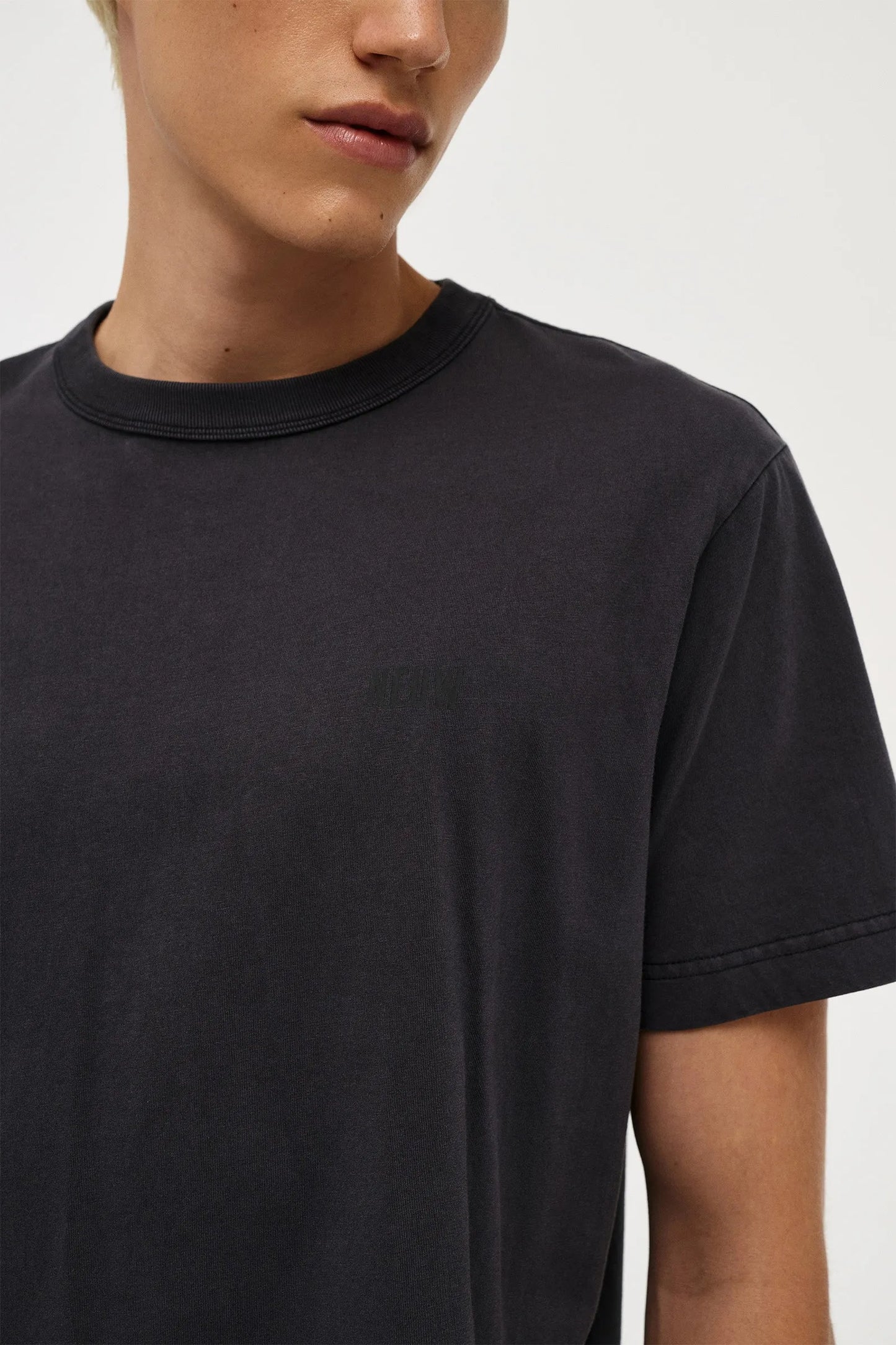 Neuw Wordmark Tee Washed Black - Mojo Independent Store