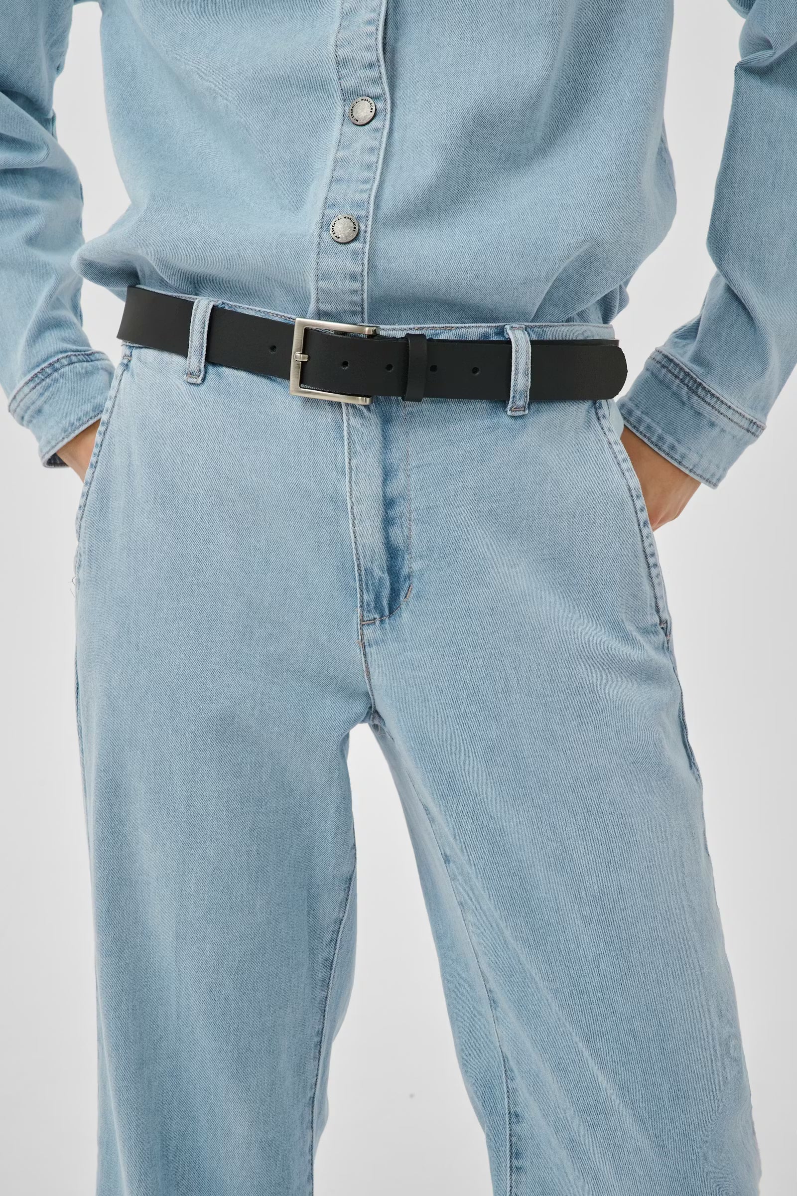 My Essential Wardrobe The Lara 115 Pant Light Blue Wash - Mojo Independent Store