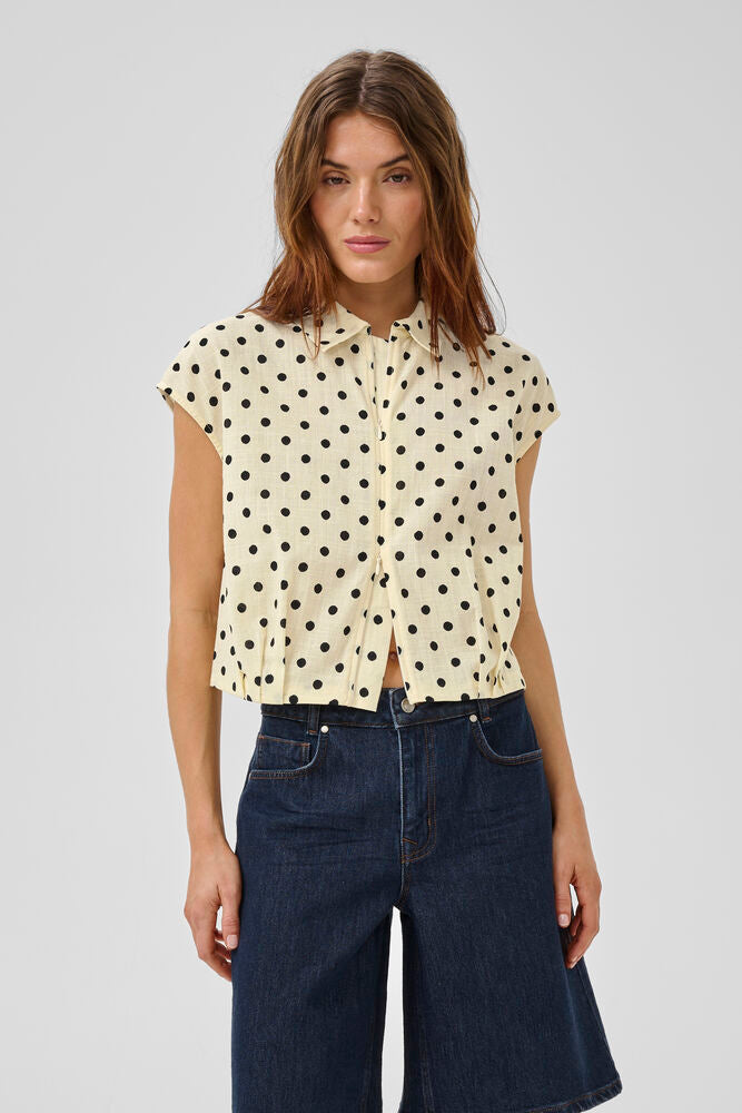 My Essential Wardrobe Nada Short Shirt Lemon Icing with dots - Mojo Independent Store