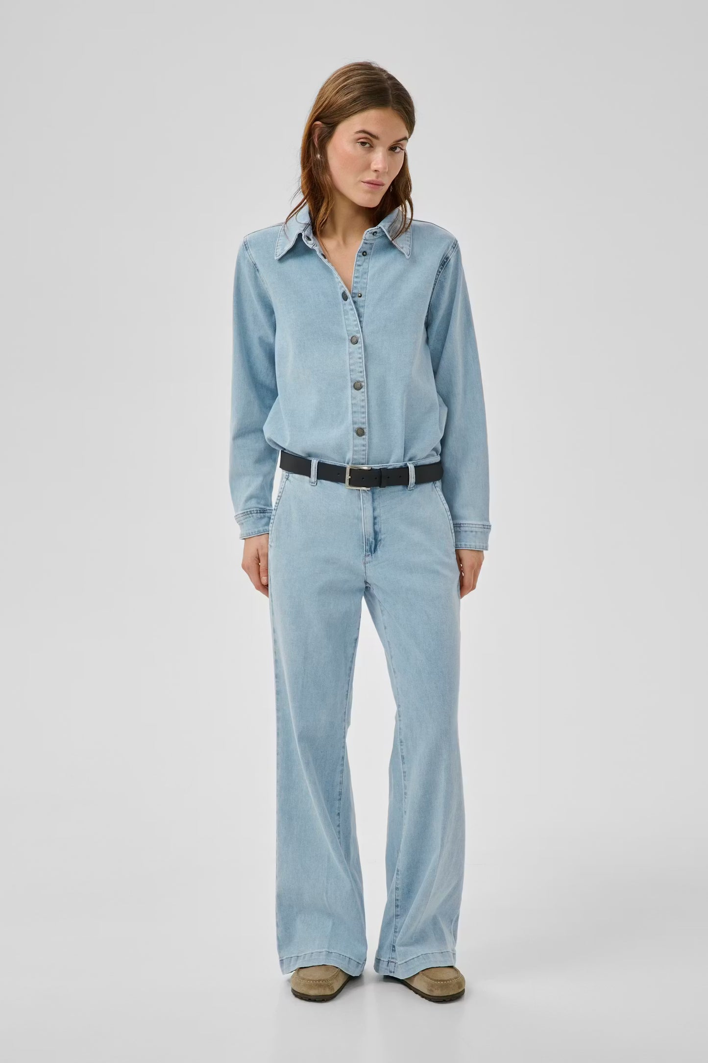 My Essential Wardrobe The Lara 115 Pant Light Blue Wash - Mojo Independent Store