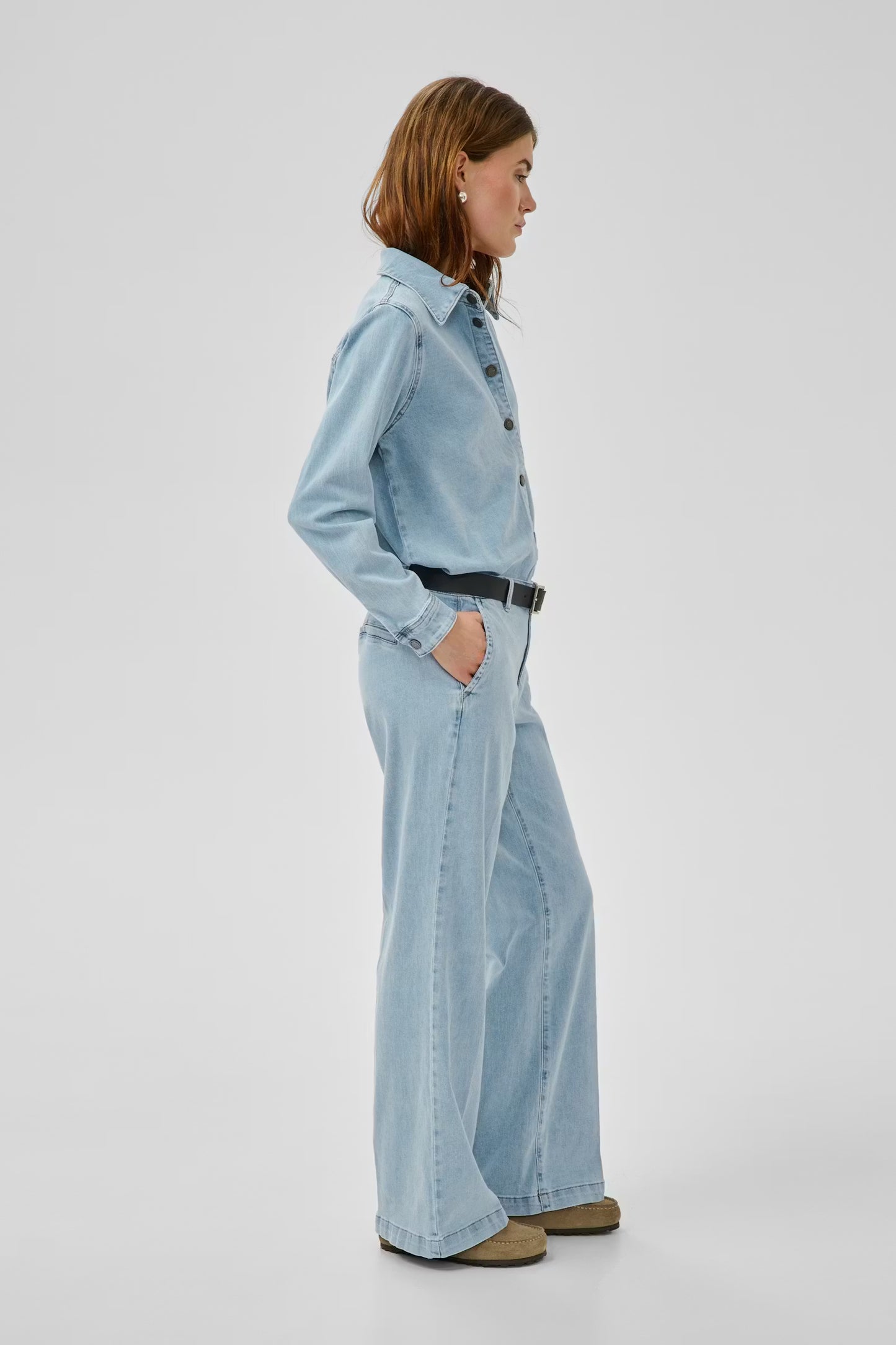My Essential Wardrobe The Lara 115 Pant Light Blue Wash - Mojo Independent Store
