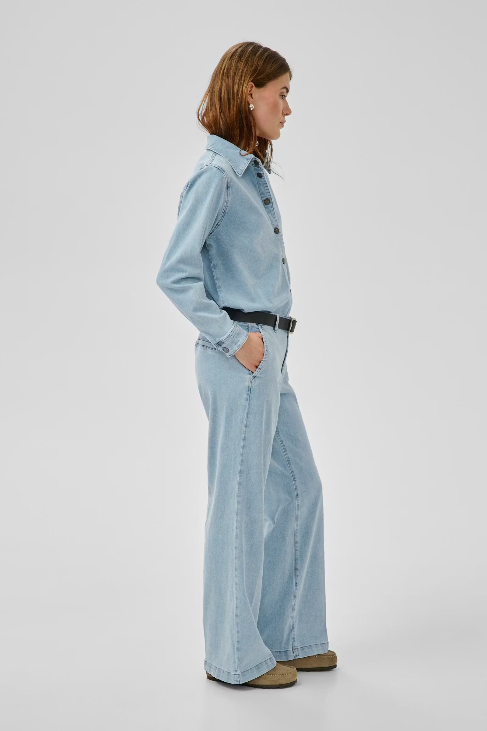My Essential Wardrobe The Lara 115 Pant Light Blue Wash - Mojo Independent Store