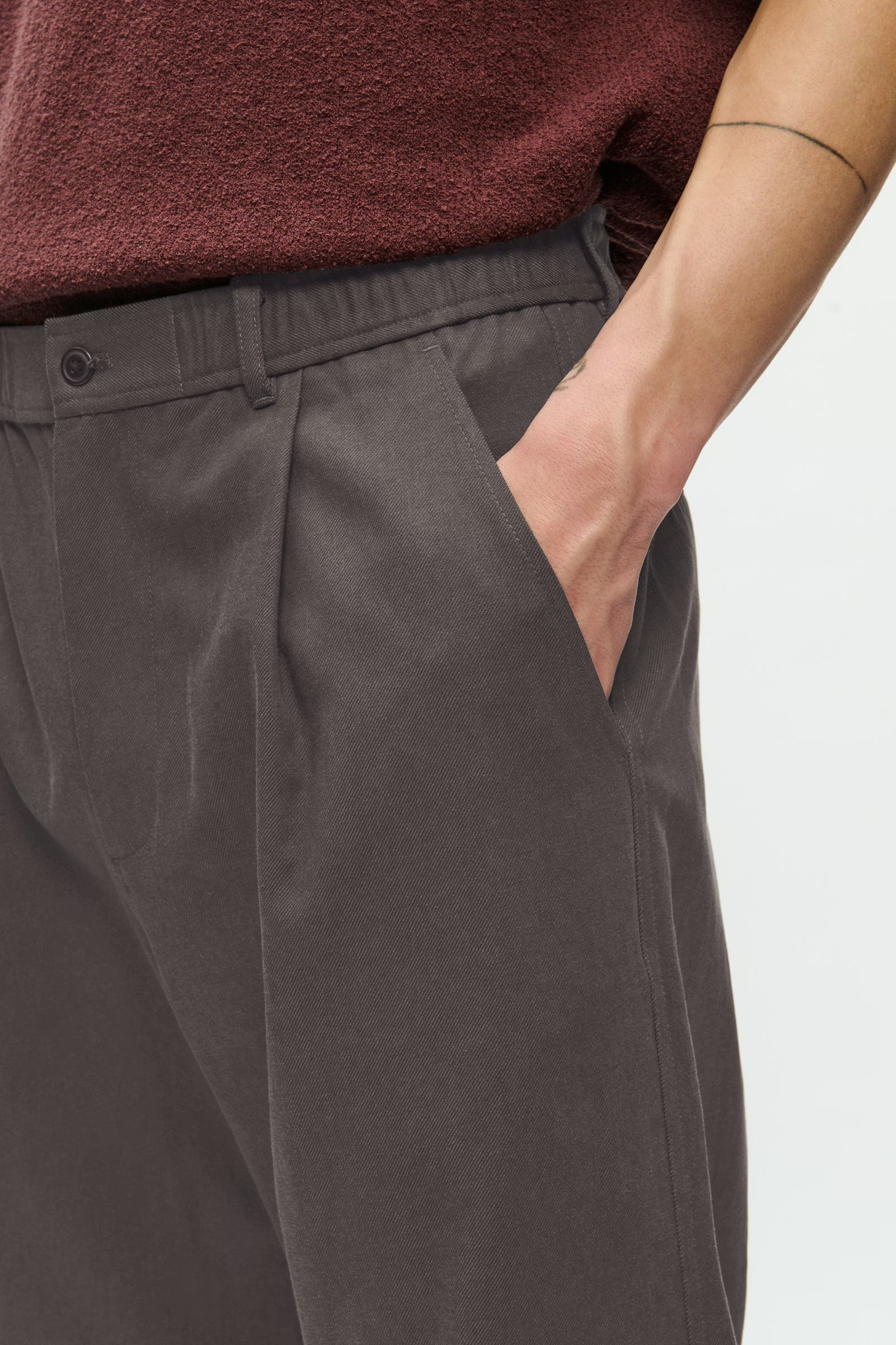 Wood Wood Ethan Trousers Black Sand - Mojo Independent Store