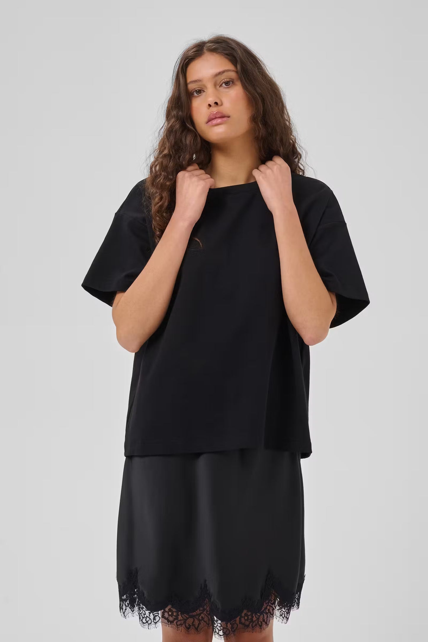 My Essential Wardrobe Apir Boxy Tee Black