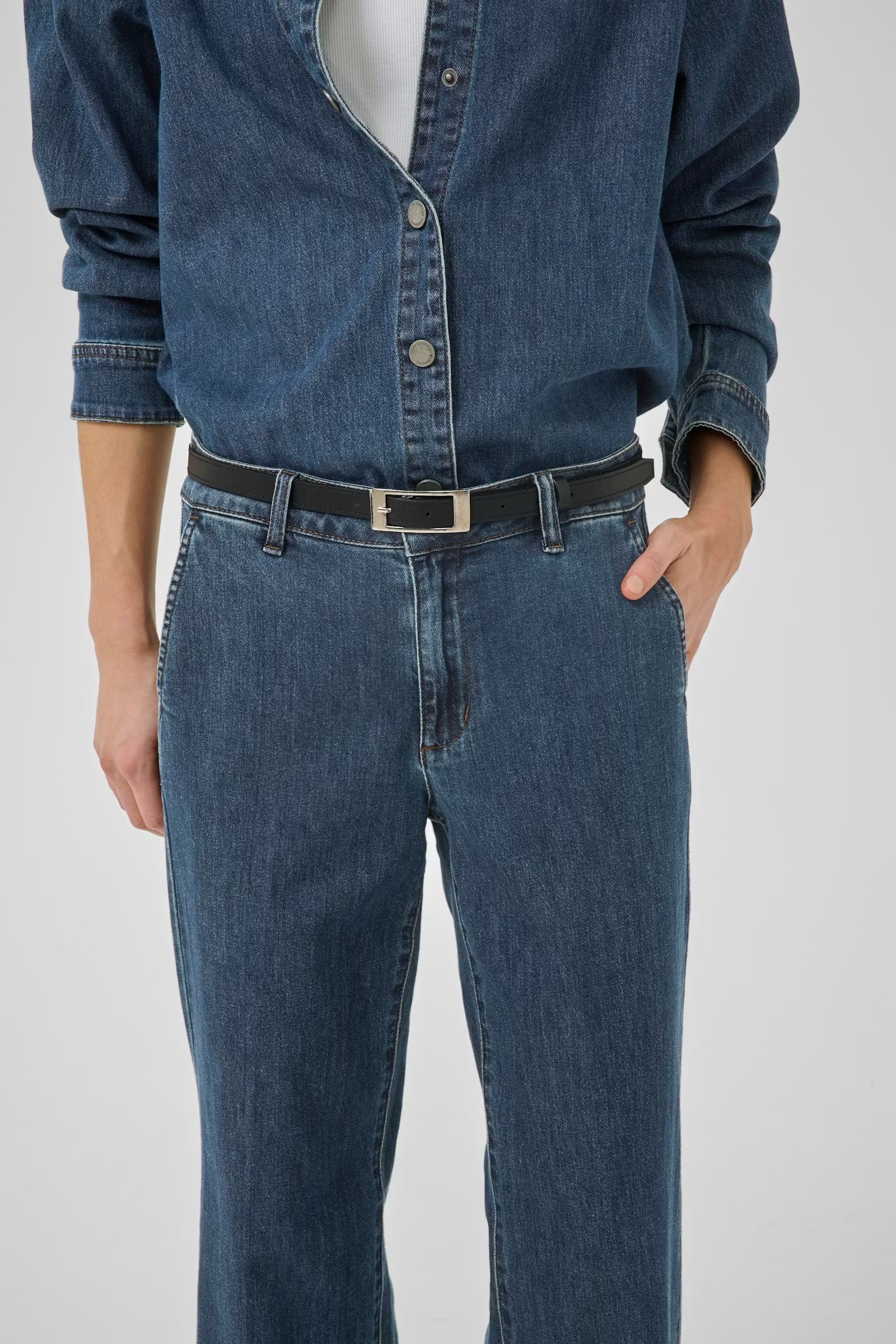 My Essential Wardrobe The Lara 115 Pant Dark Blue Wash - Mojo Independent Store