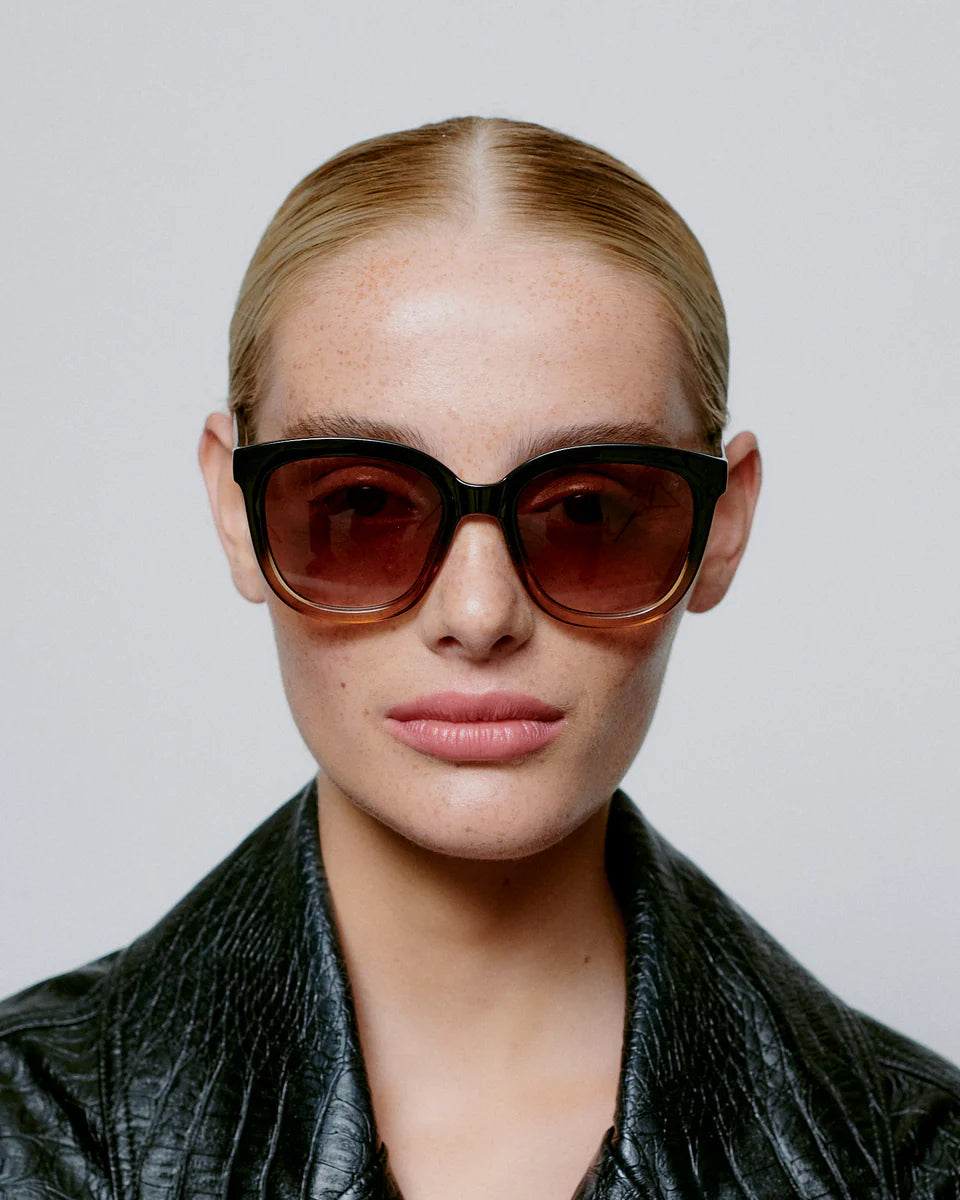 A.Kjaerbede Billy Black /Brown Transparent