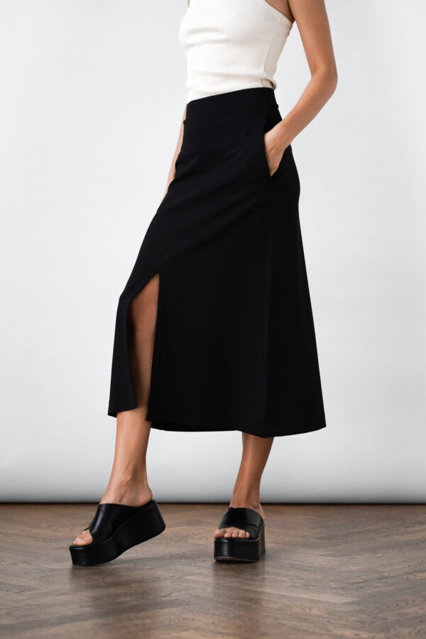 Residus Amine Skirt Black