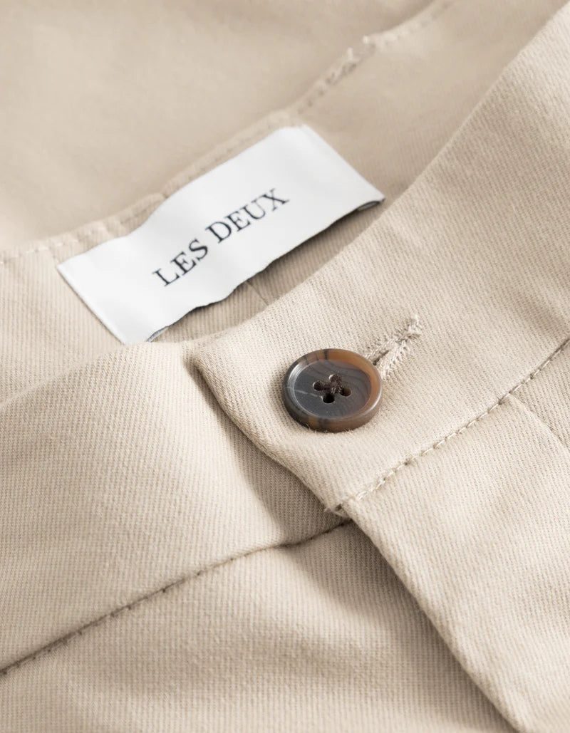 Les Deux Como Reg Cotton Suit Pant Dark Sand