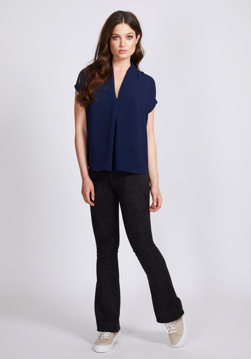 Dry Lake Eva Blouse Navy - Mojo Independent Store