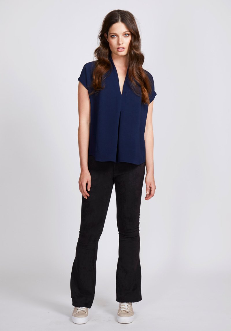 Dry Lake Eva Blouse Navy - Mojo Independent Store