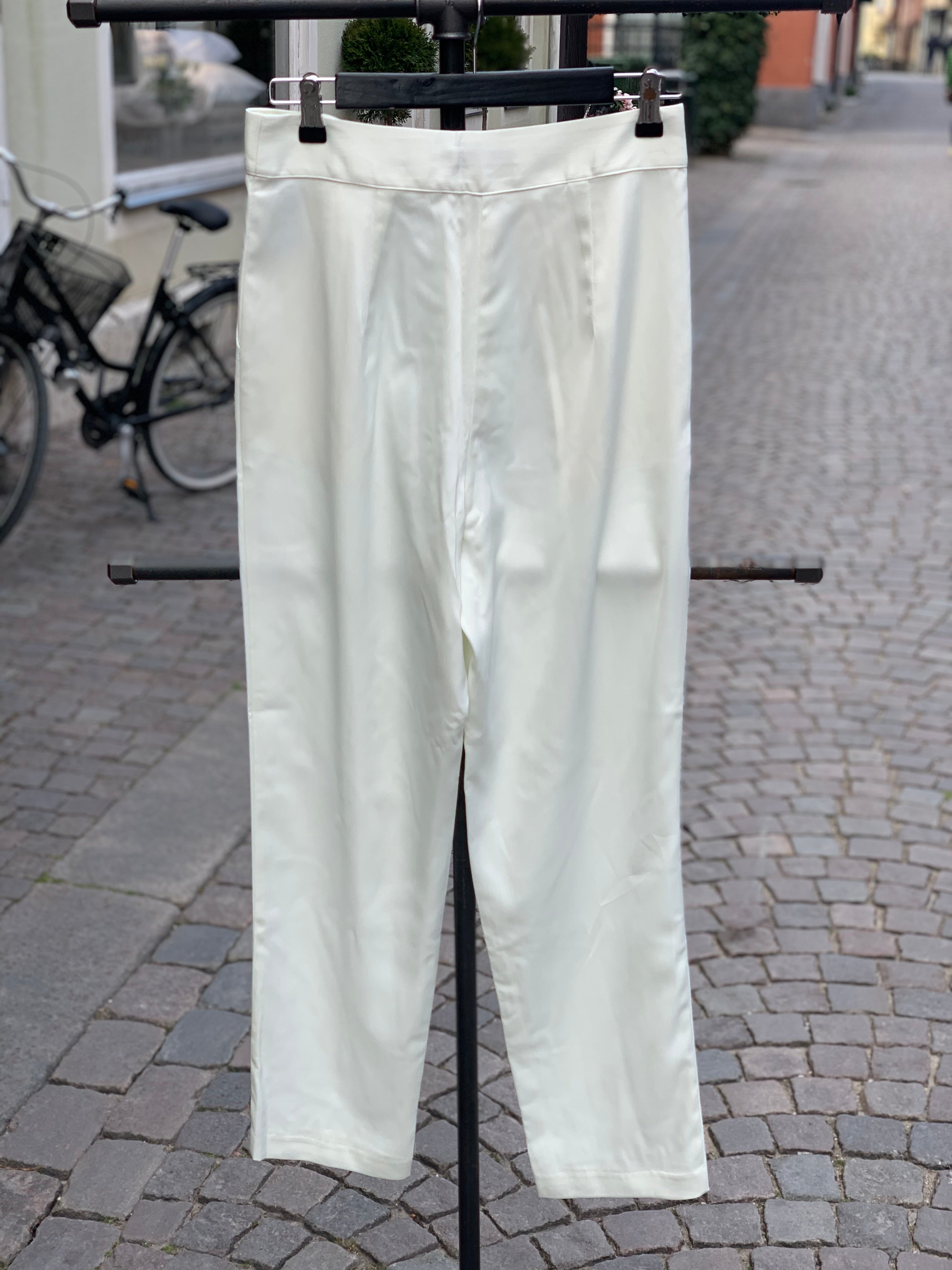 NA-KD Shiny Tapered Pants White - Mojo Independent Store